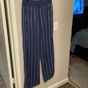 Like New - Athleta navy and cream striped wide leg linen pant - size 4T